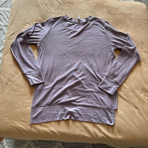 Alo Yoga lavendar smoke Heather pullover sweater - Picture 2 of 3
